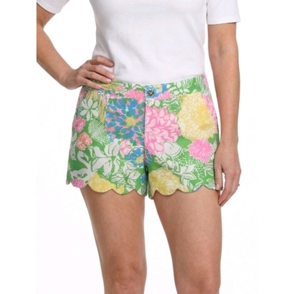 Lilly Pulitzer Hibiscus Stroll Buttercup Scalloped Hem Short Size 4 NWOT